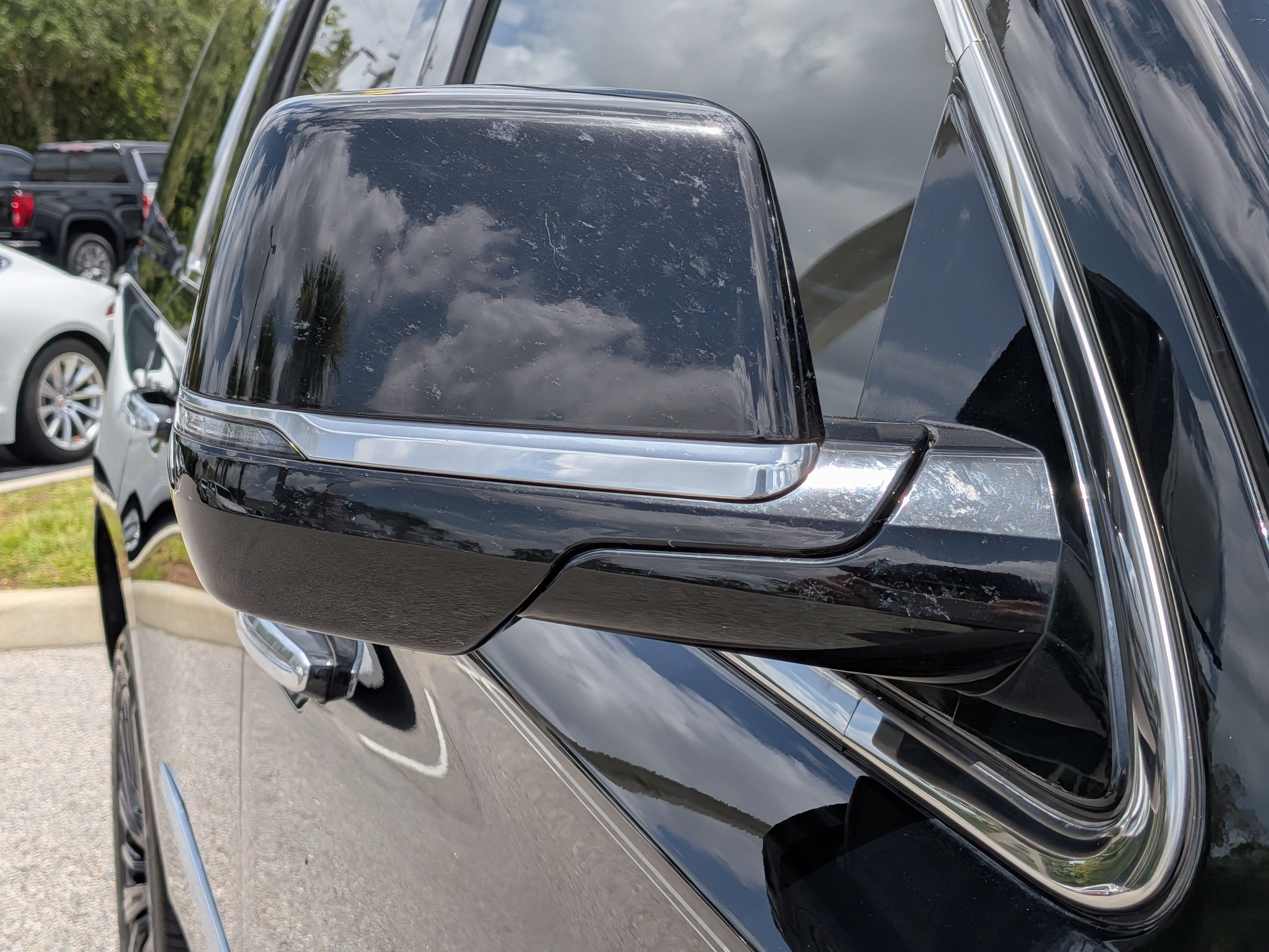 Certified 2019 Cadillac Escalade Platinum AWD/4WD image 11