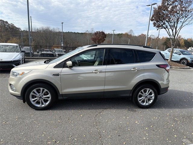 Used 2017 Ford Escape SE w/ Equipment Group 201A image 4