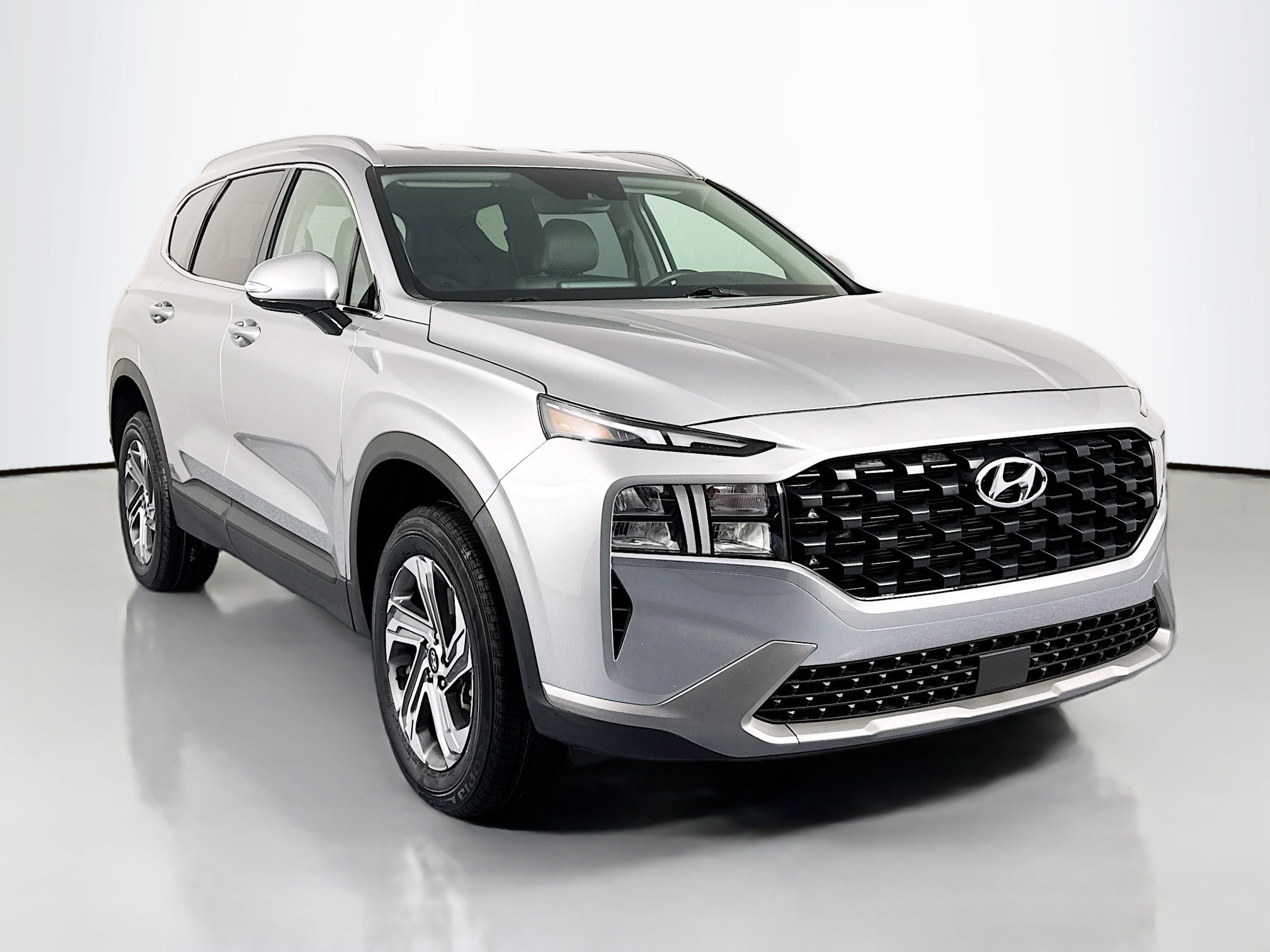 Used 2023 Hyundai Santa Fe SEL image 3