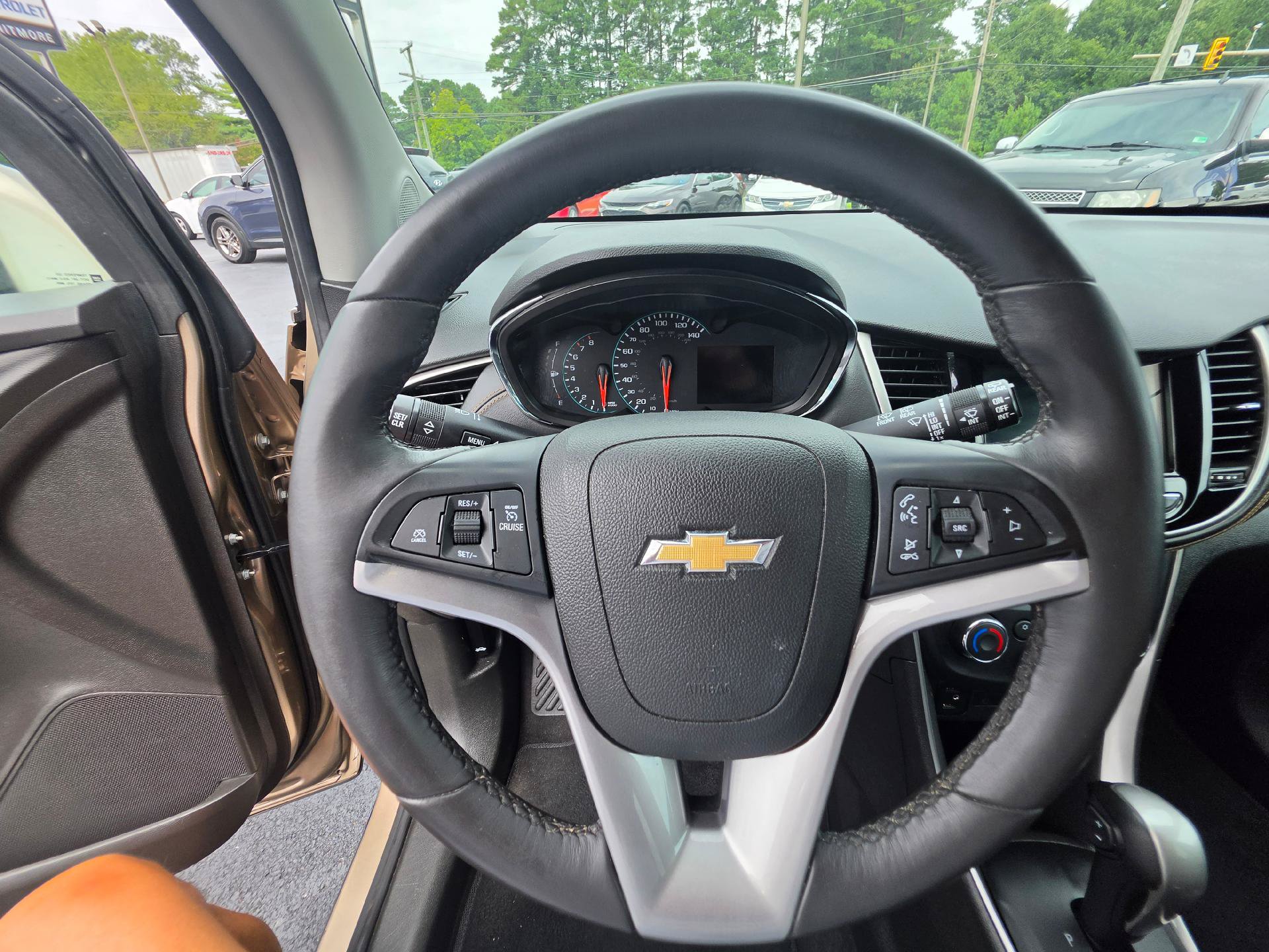 Used 2018 Chevrolet Trax LT w/ LT Convenience Package AWD/4WD image 18