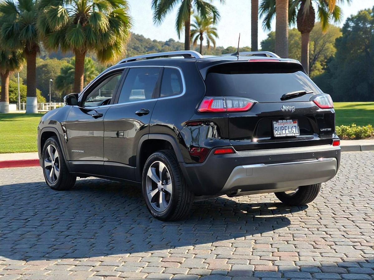 Used 2019 Jeep Cherokee Limited image 5
