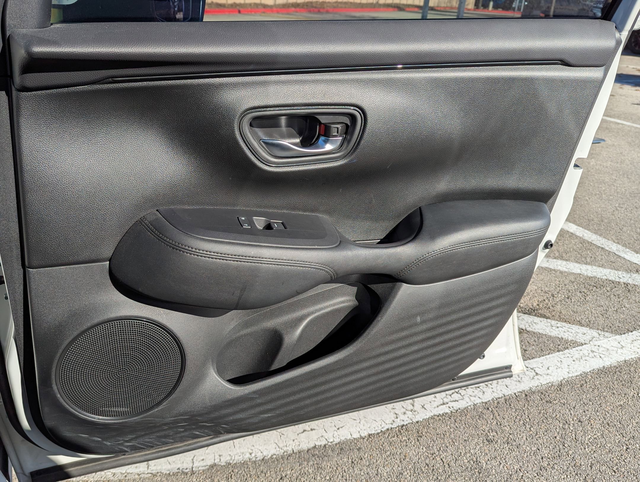 Used 2023 Honda HR-V LX image 28