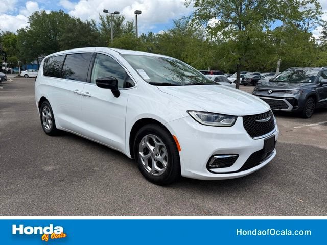 Used 2024 Chrysler Pacifica Limited FWD video 1