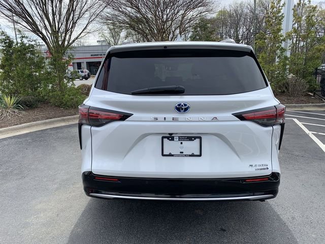 Certified 2023 Toyota Sienna Platinum image 7
