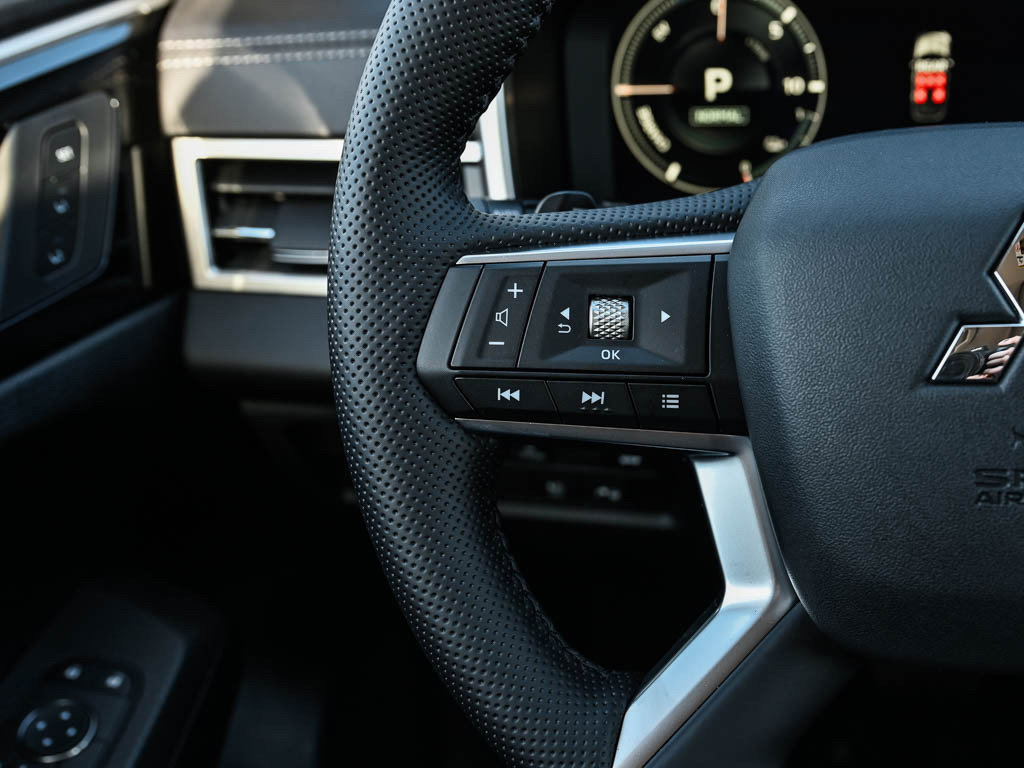 New 2025 Mitsubishi Outlander SEL image 21