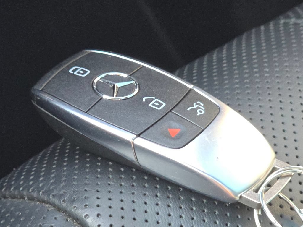 Used 2024 Mercedes-Benz GLS 580 4MATIC image 38