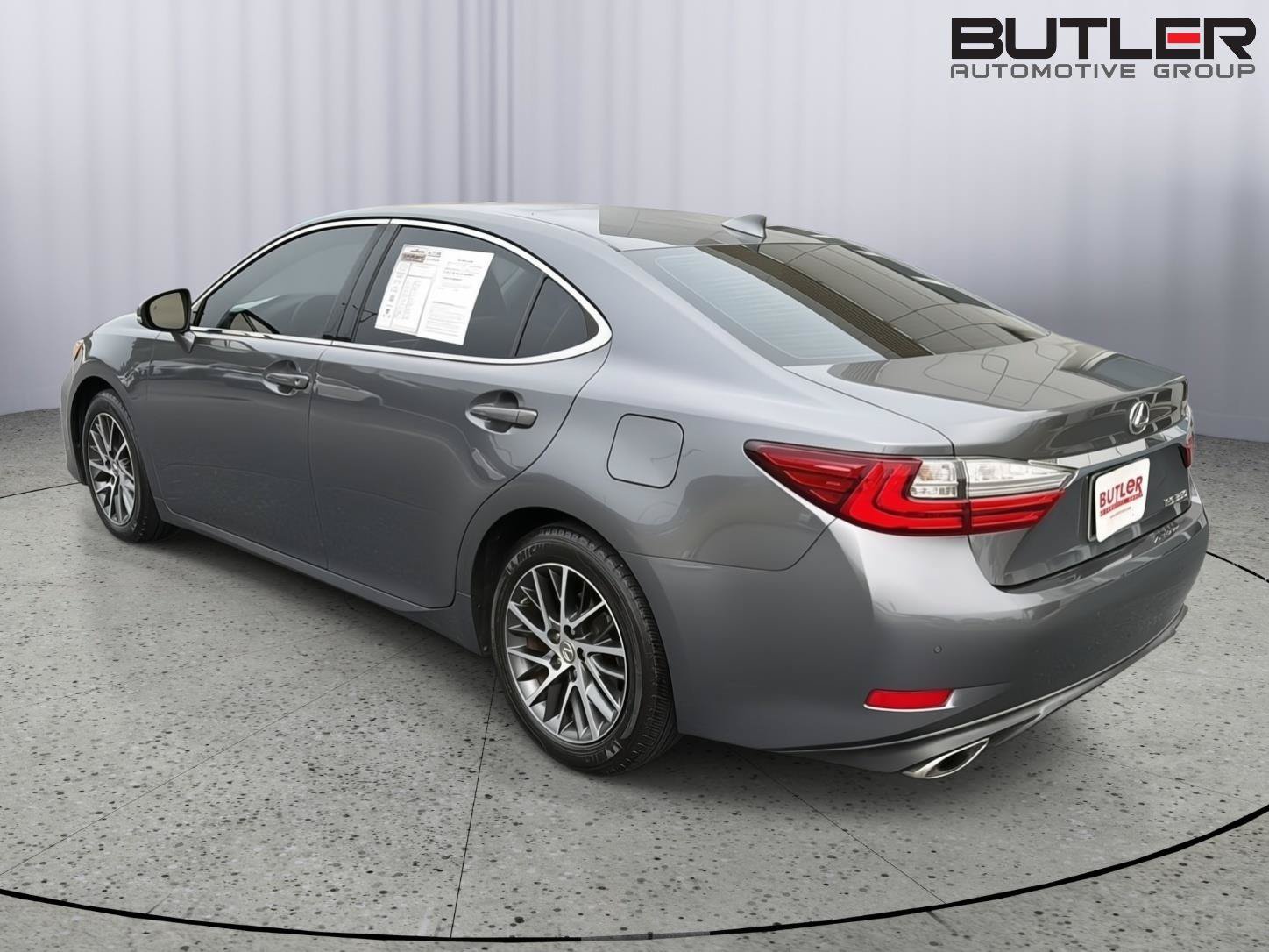 Used 2018 Lexus ES 350 w/ Luxury Package w/Wood Trim FWD image 4