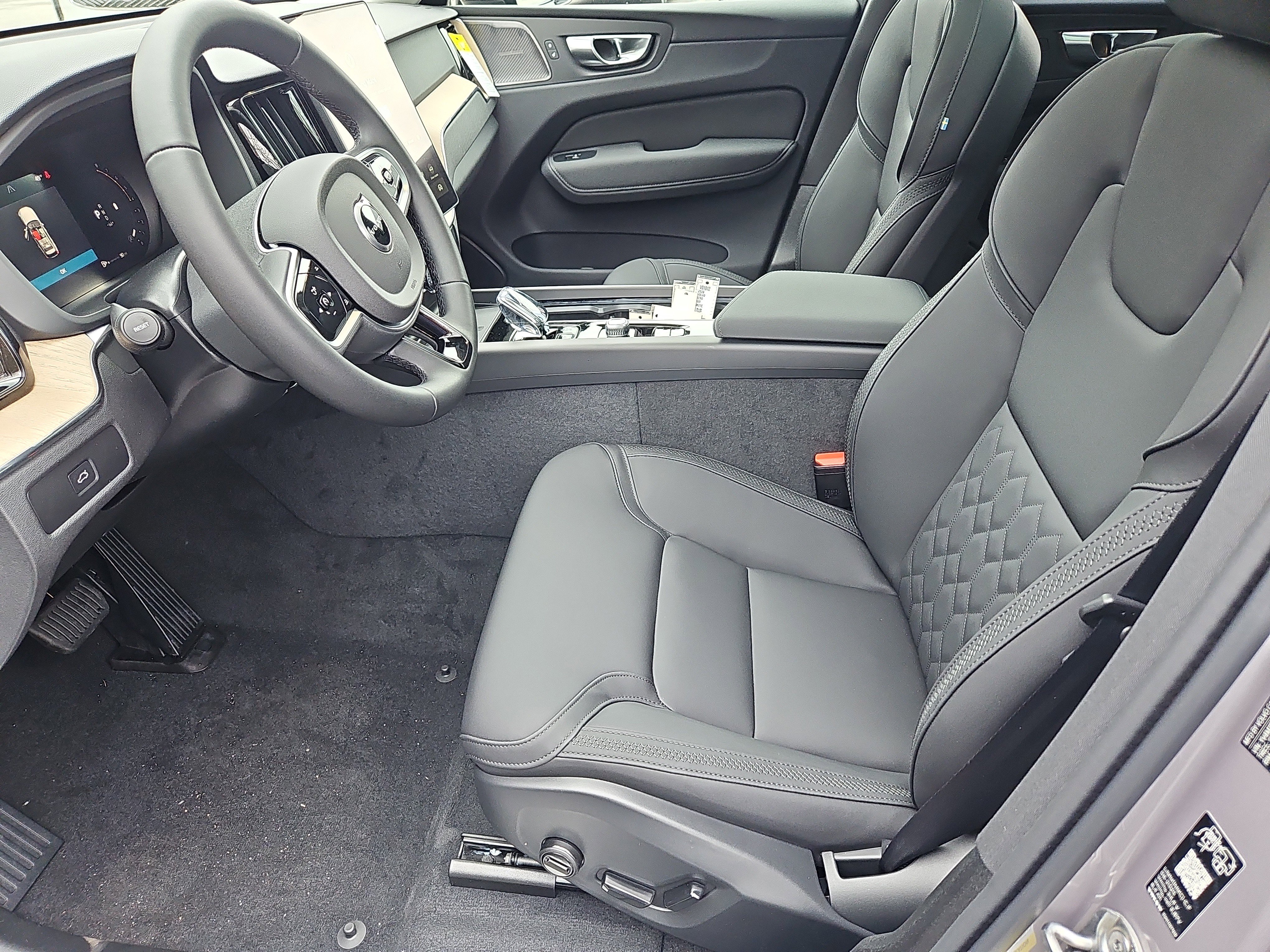 New 2026 Volvo XC60 B5 Plus w/ Protection Package Premier image 21