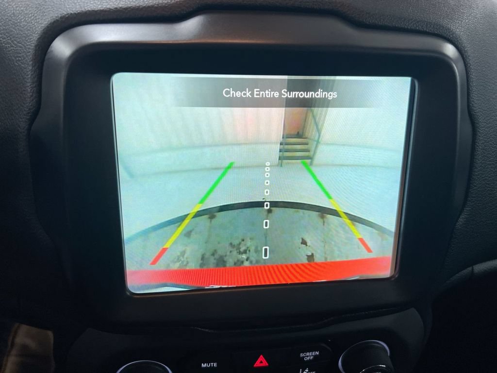 Used 2022 Jeep Renegade Sport w/ Sport Appearance Group AWD/4WD image 16