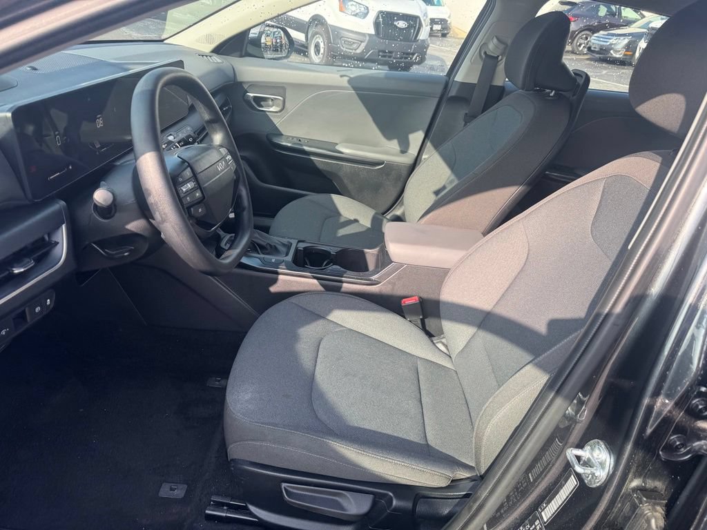 Used 2025 Kia K4 FWD image 9