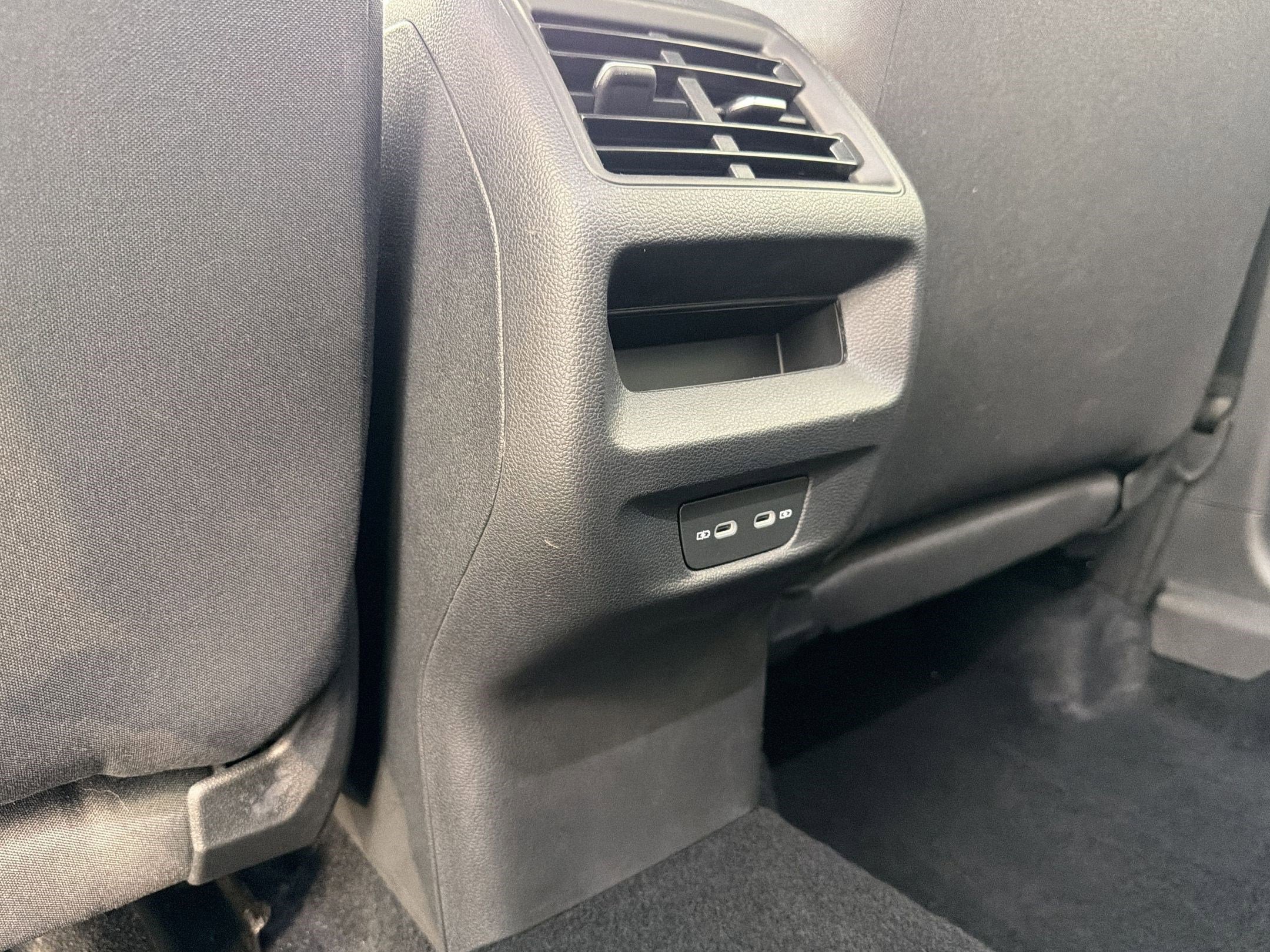 Used 2025 Volkswagen Tiguan S image 31