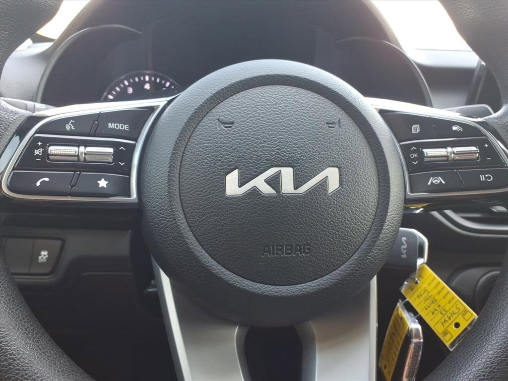 Used 2023 Kia Forte LXS image 21