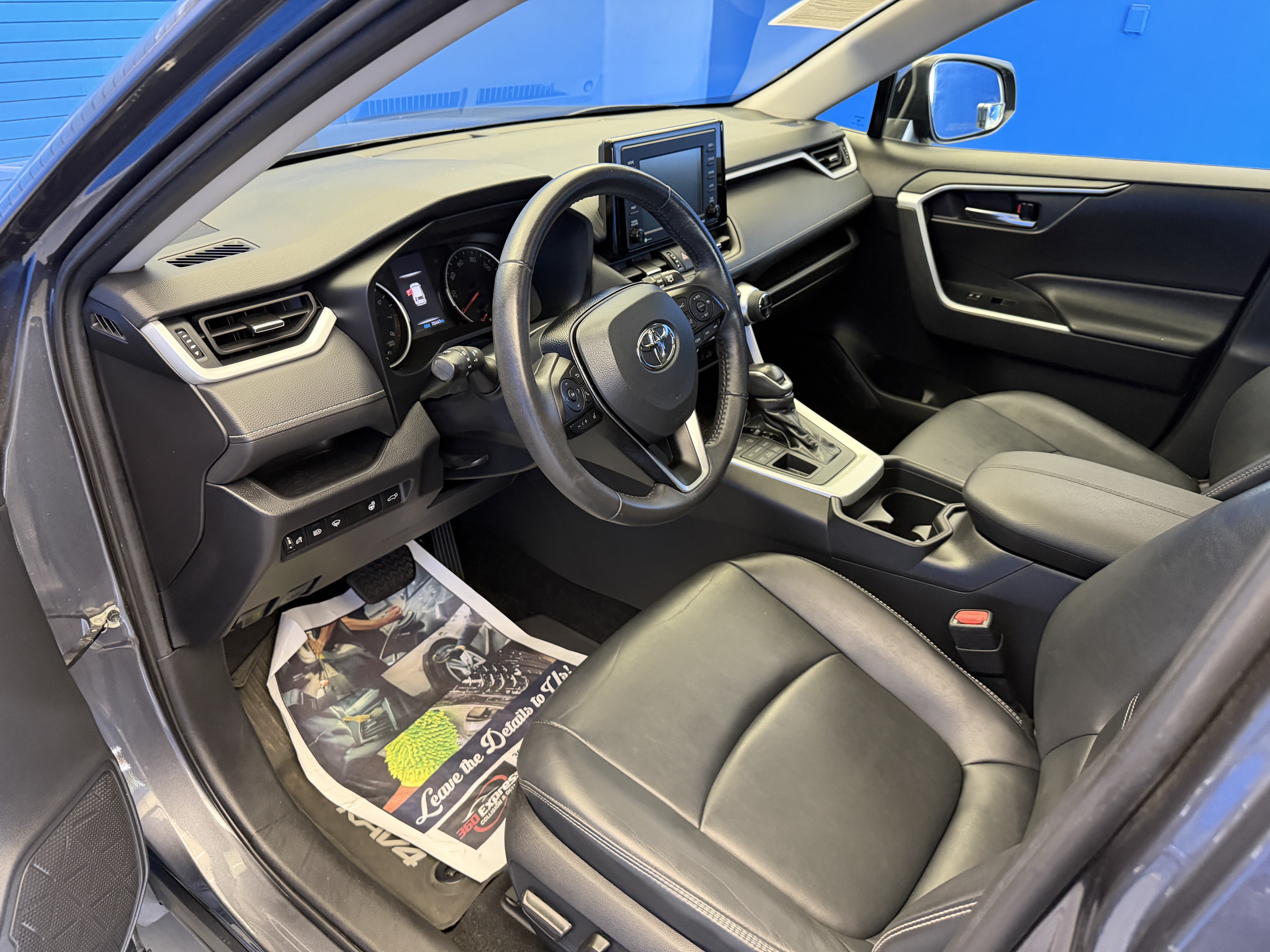 Used 2020 Toyota RAV4 XLE Premium AWD/4WD image 11
