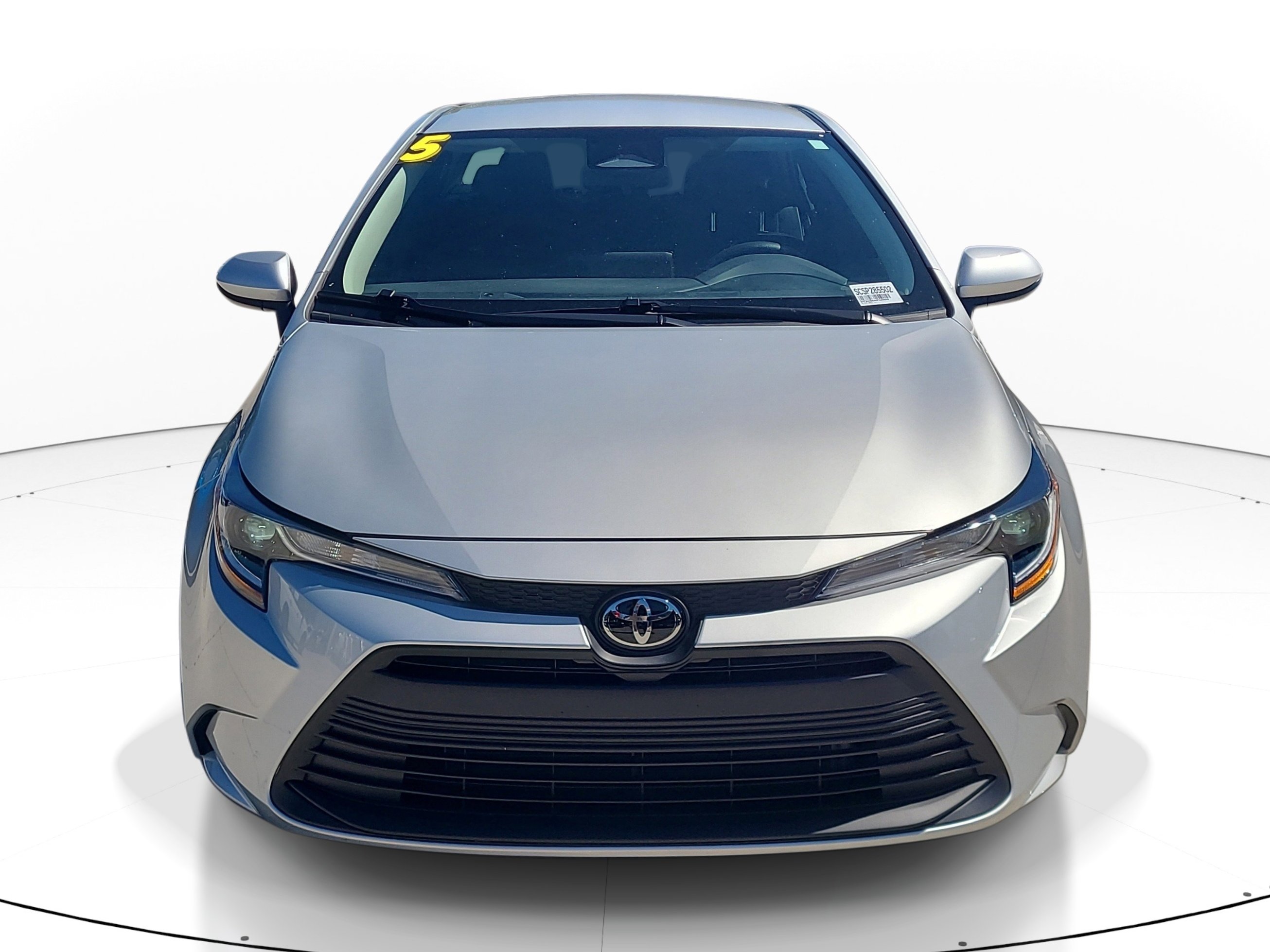 Used 2025 Toyota Corolla LE FWD image 2