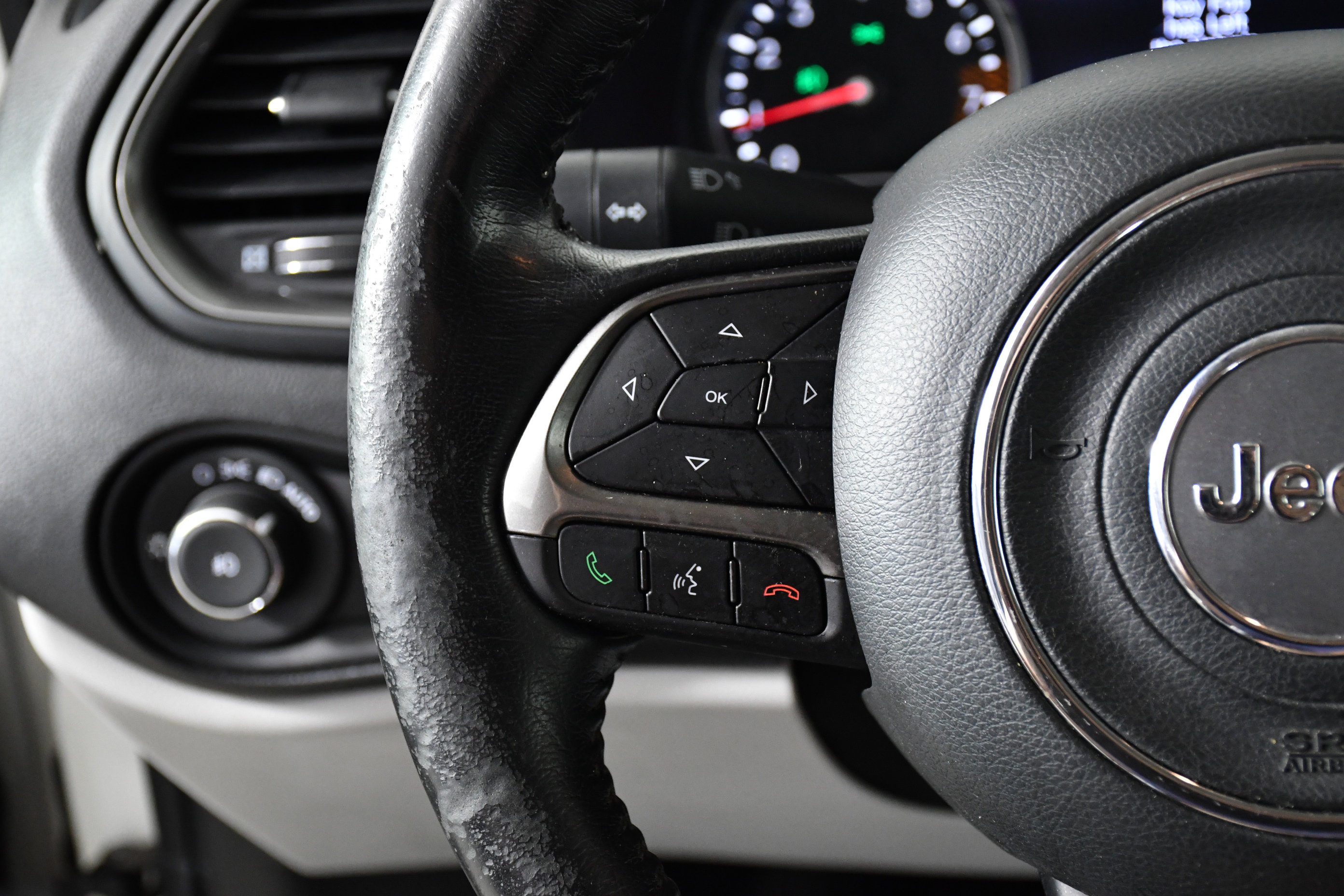 Used 2020 Jeep Renegade Limited image 11