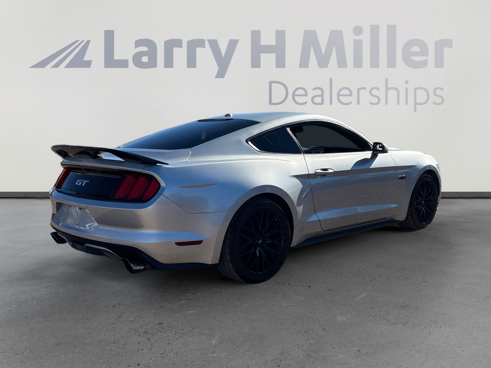 Used 2017 Ford Mustang GT Premium image 5