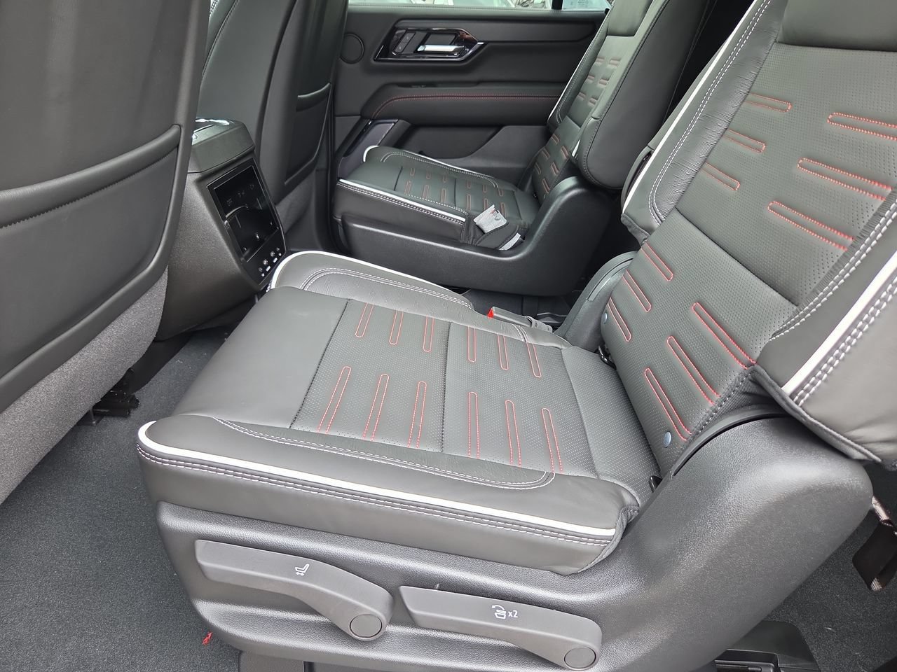 New 2027 GMC Yukon AT4 Ultimate AWD/4WD image 26