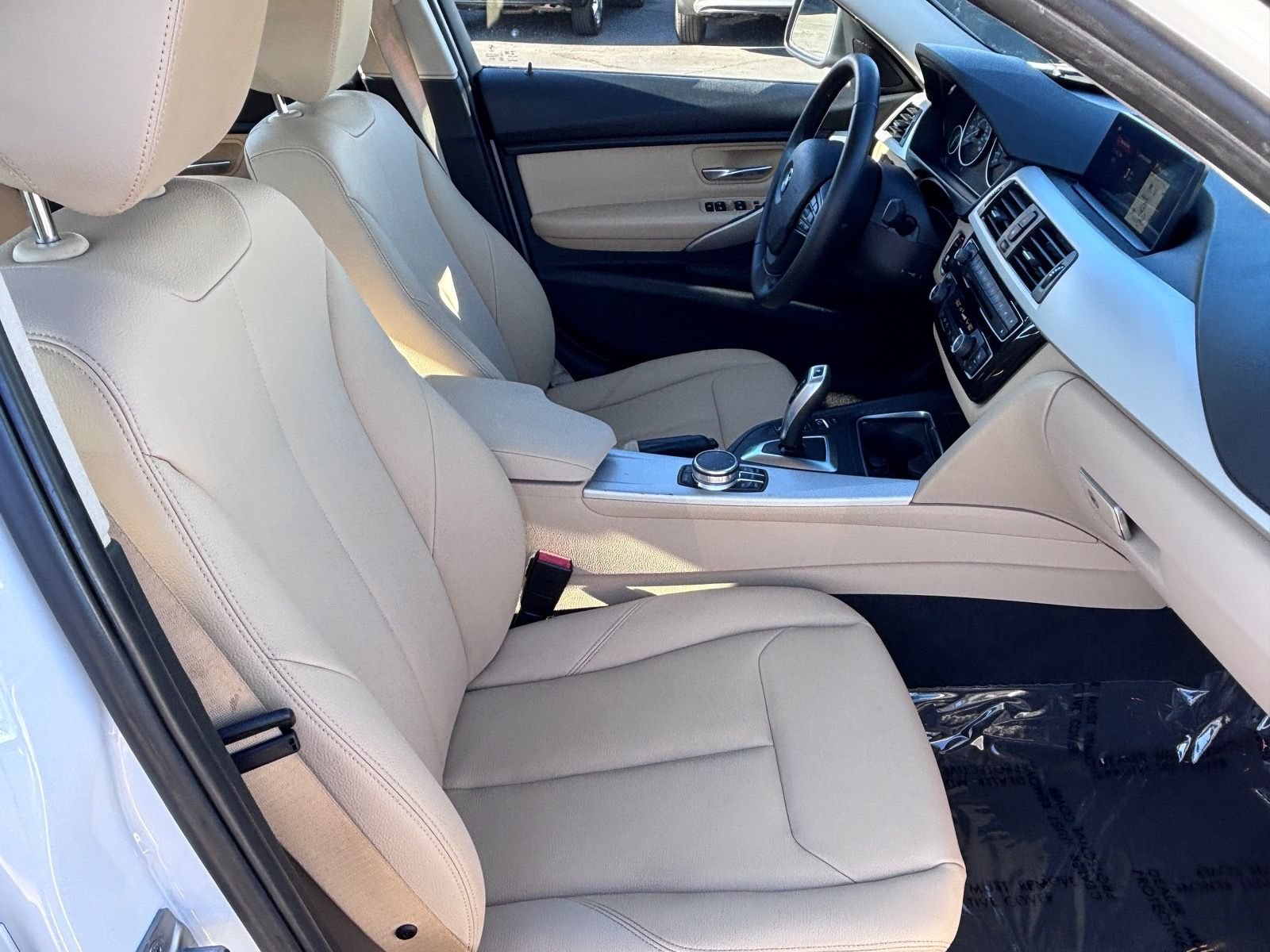 Used 2018 BMW 320i xDrive Sedan AWD/4WD image 14