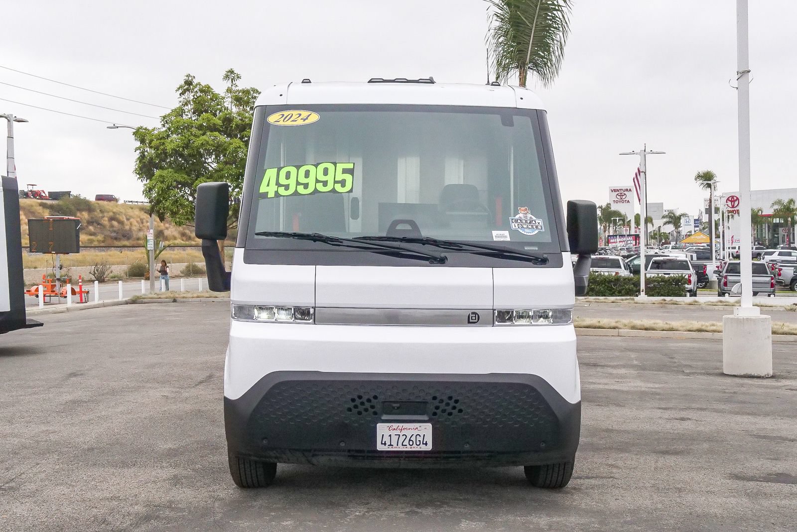 Used 2024 Chevrolet Brightdrop 600 w/ Commercial Equipment Package AWD/4WD image 2