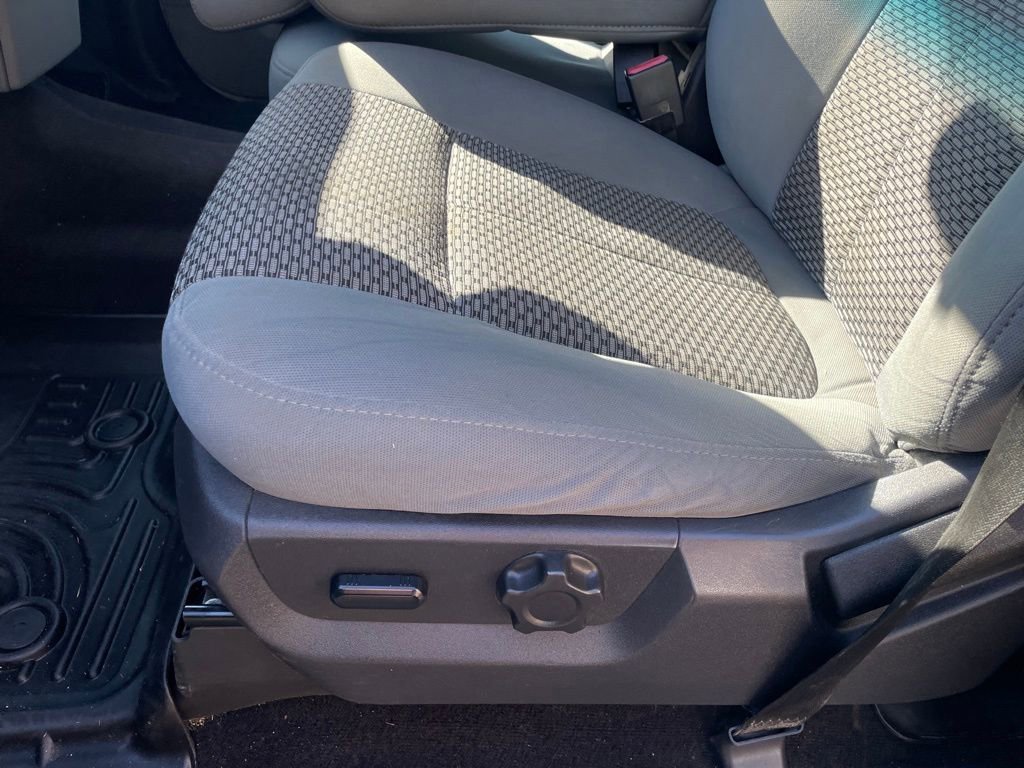Used 2015 Ford F250 XLT w/ XLT Premium Package image 19