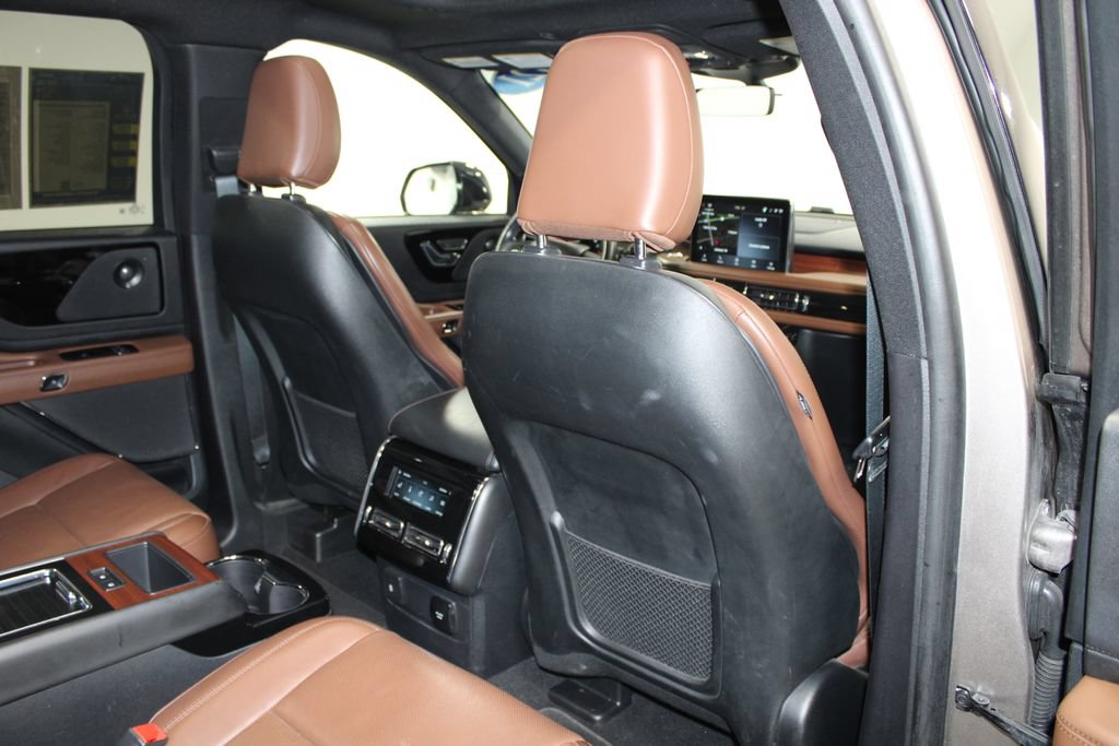 Used 2021 Lincoln Aviator Reserve w/ Equipment Group 201A AWD/4WD image 32