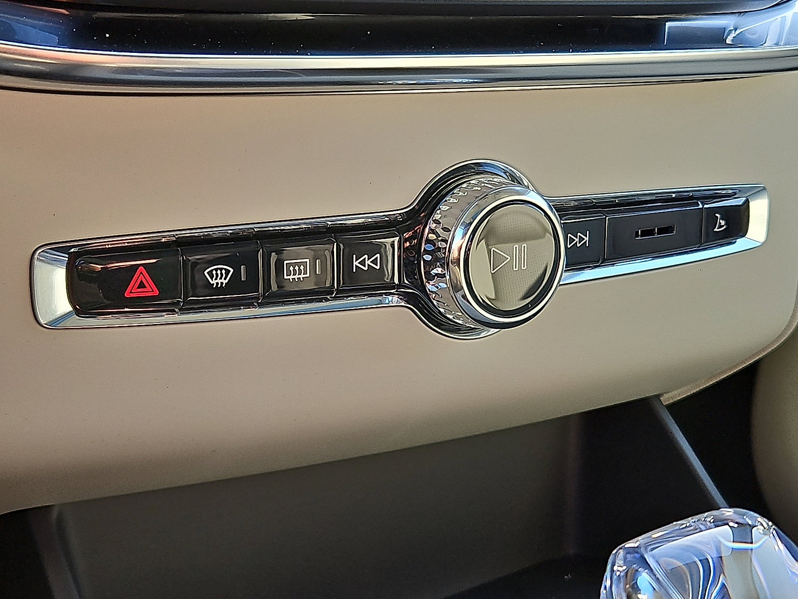 New 2026 Volvo XC90 B6 Ultra w/ Protection Package AWD/4WD image 14