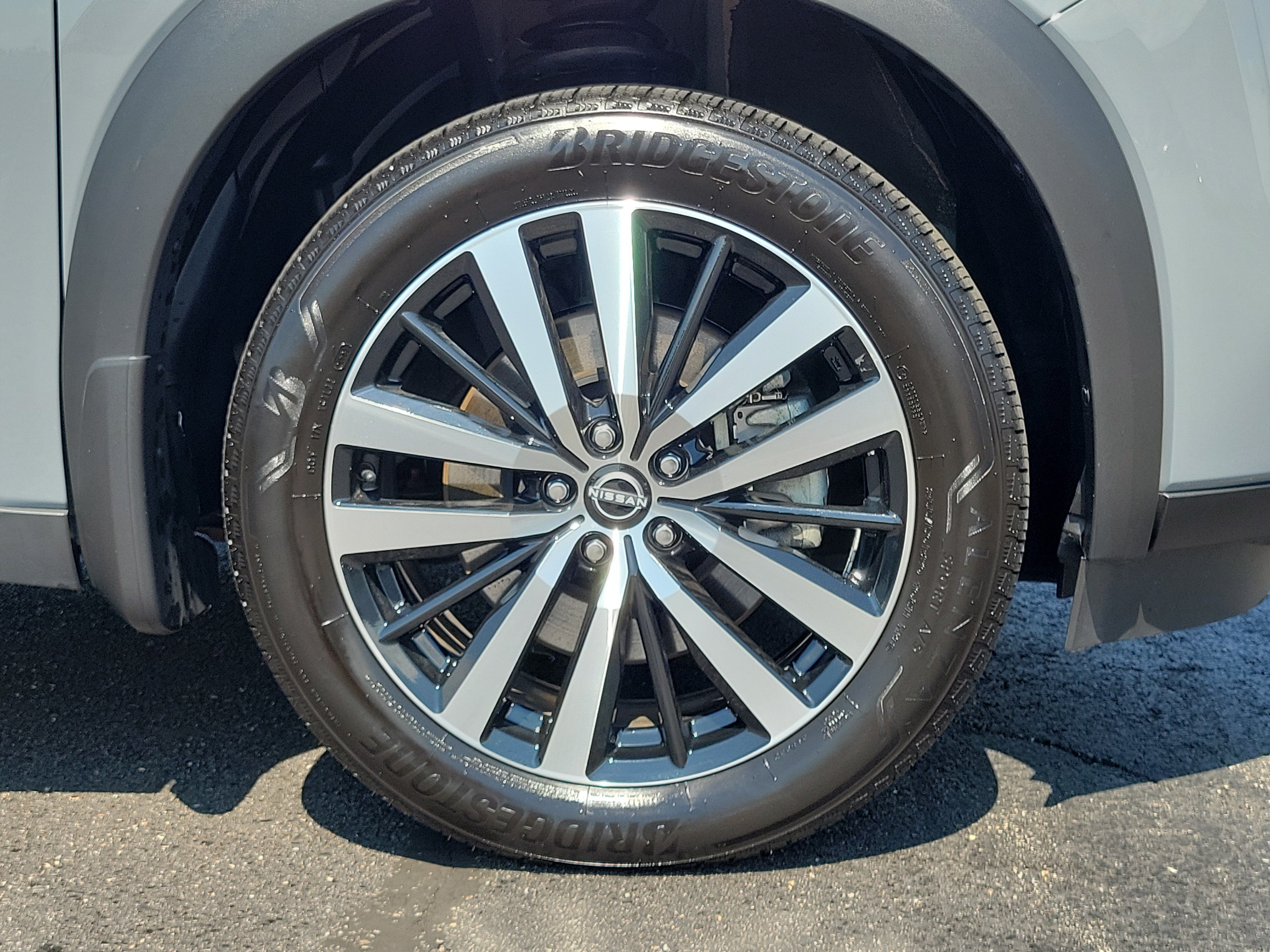 Certified 2024 Nissan Pathfinder Platinum w/ Cargo Package AWD/4WD image 5