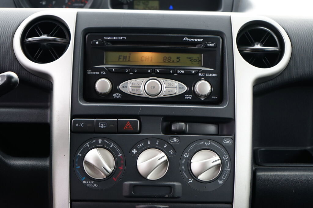 Used 2006 Scion xB image 9