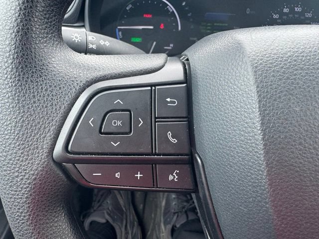 Used 2025 Toyota Sienna LE AWD/4WD image 21