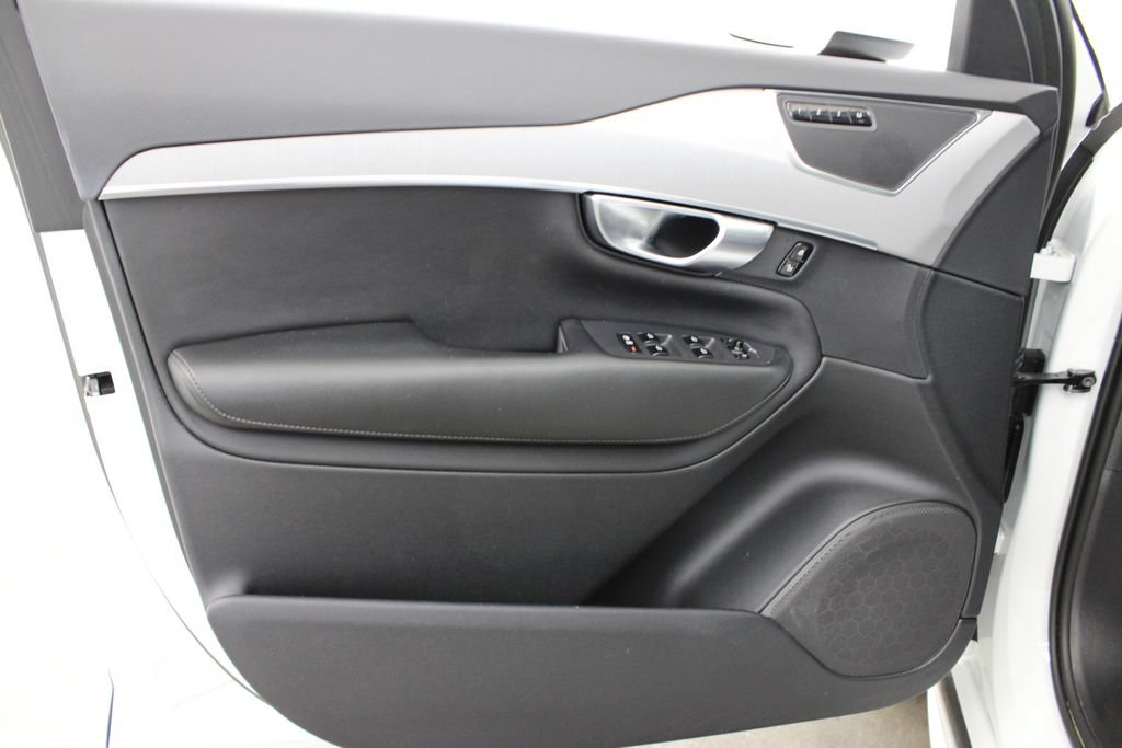 Used 2022 Volvo XC90 T5 Momentum FWD image 18