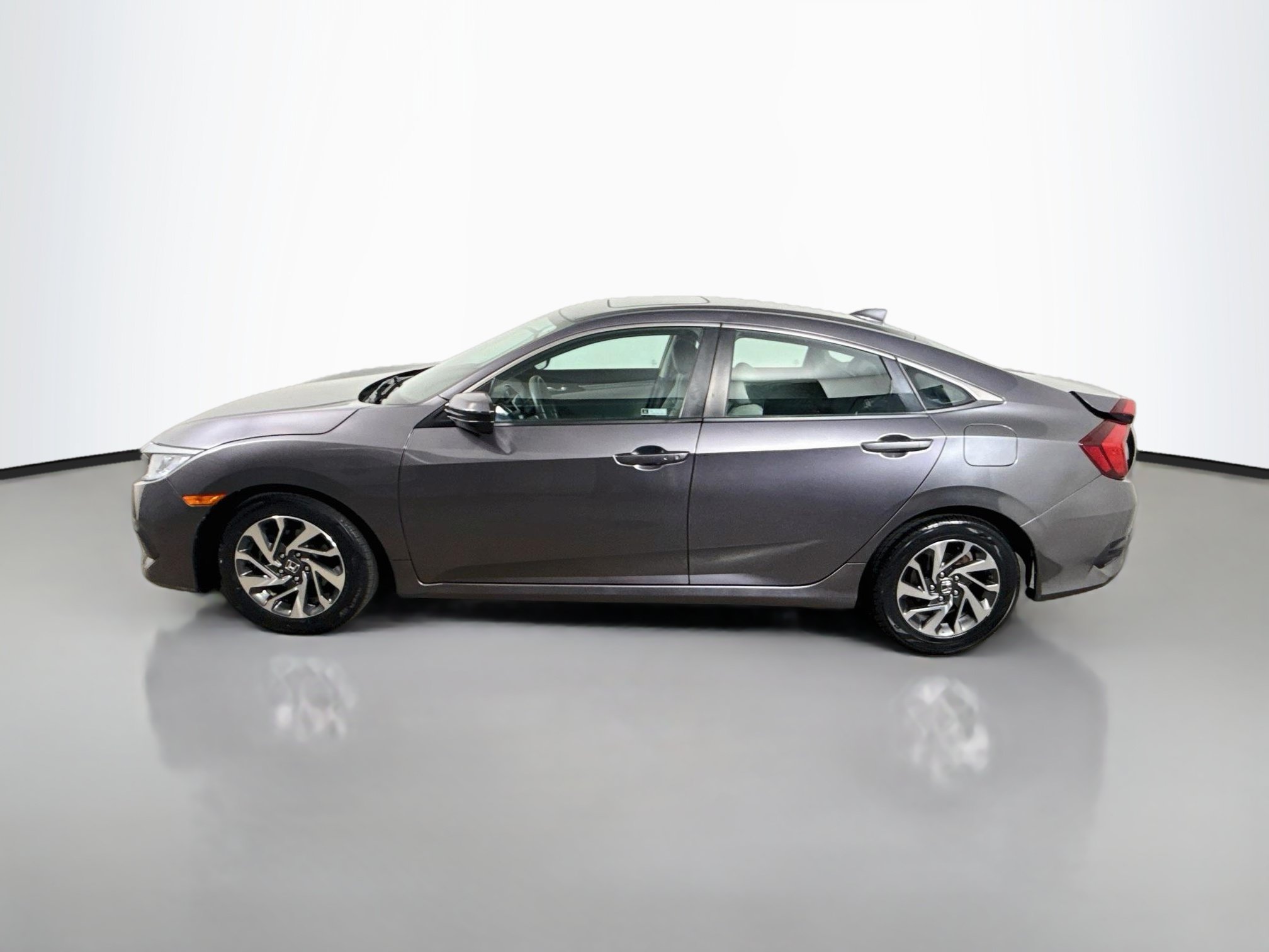 Used 2018 Honda Civic EX image 4