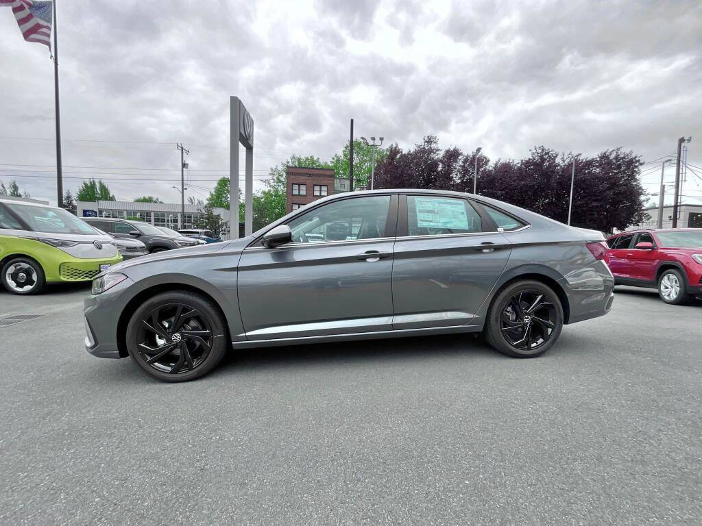 New 2026 Volkswagen Jetta SE FWD image 5