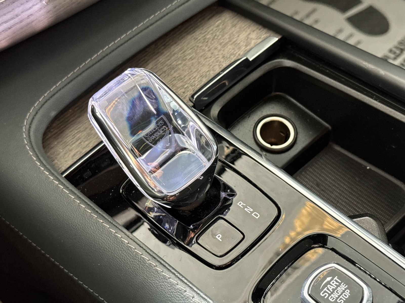 Certified 2024 Volvo XC90 T8 Ultimate AWD/4WD image 27