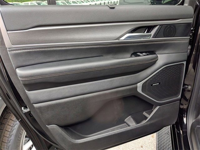 New 2025 Jeep Wagoneer L Series II w/ Convenience Group I image 28