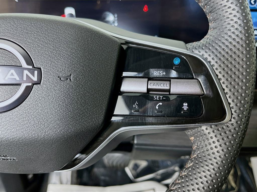 Used 2025 Nissan Ariya AWD image 17