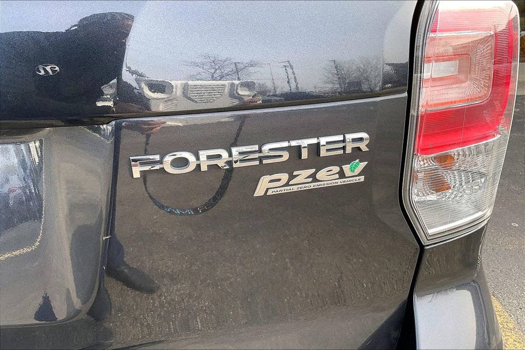 Used 2017 Subaru Forester 2.5i Premium image 9