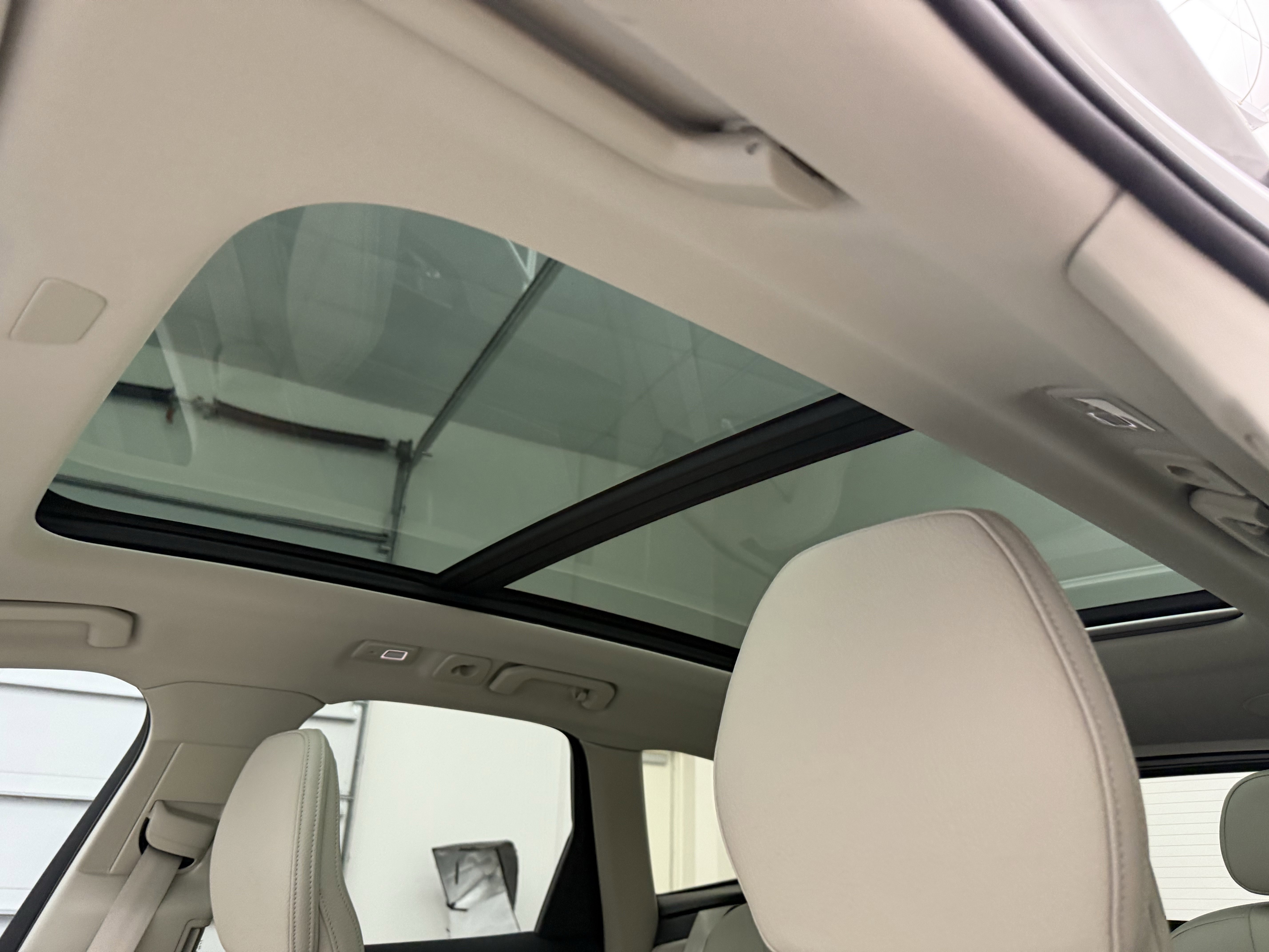 Certified 2023 Volvo XC60 B5 Plus w/ Climate Package image 14