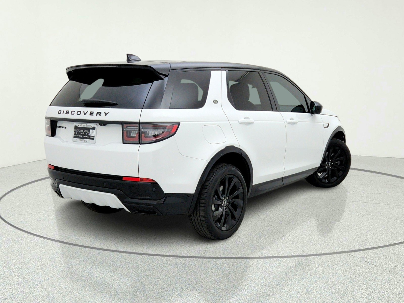 Used 2024 Land Rover Discovery Sport Dynamic SE AWD/4WD image 9