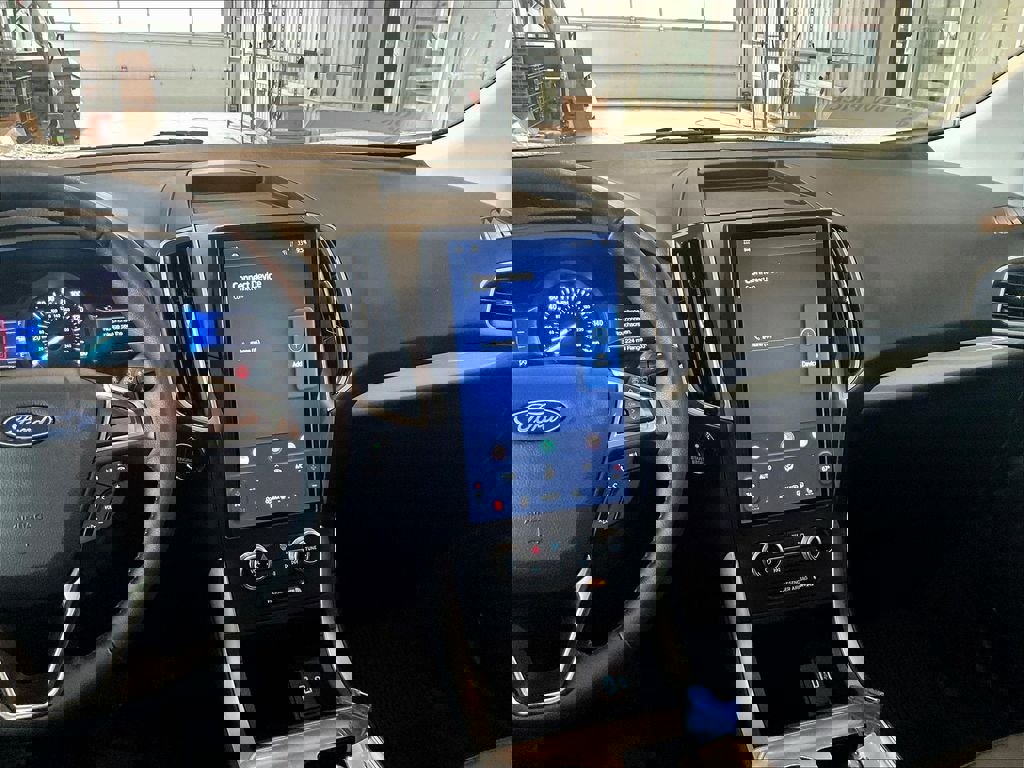 Used 2024 Ford Edge SEL w/ Convenience Package image 18