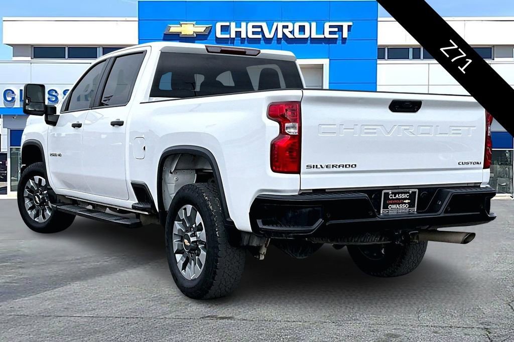 Used 2025 Chevrolet Silverado 2500 Custom w/ Custom Value Package image 4