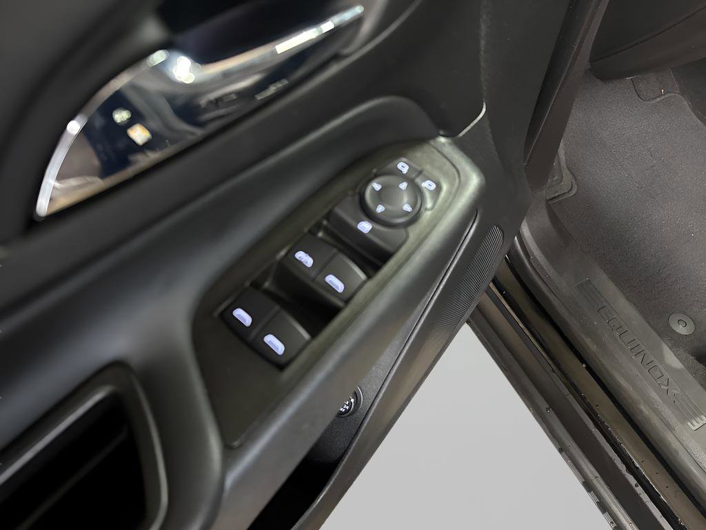 Used 2023 Chevrolet Equinox LT AWD/4WD image 18