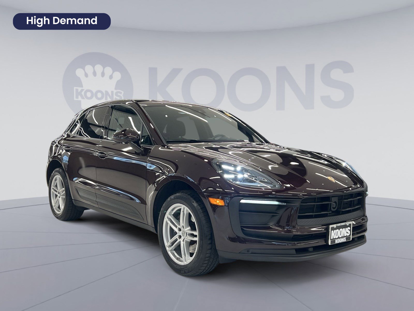 Used 2024 Porsche Macan AWD/4WD image 1