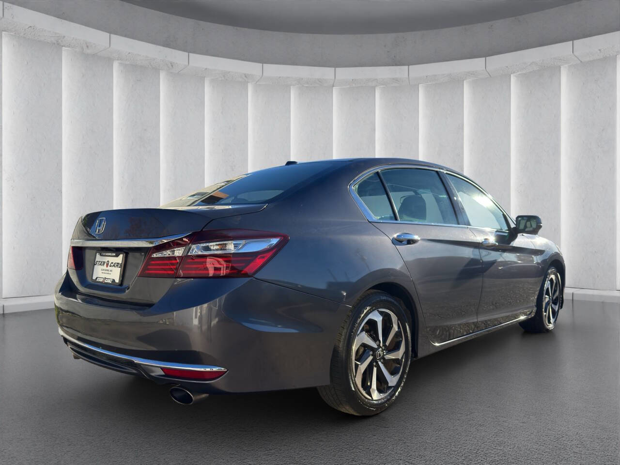 Used 2017 Honda Accord EX-L image 5