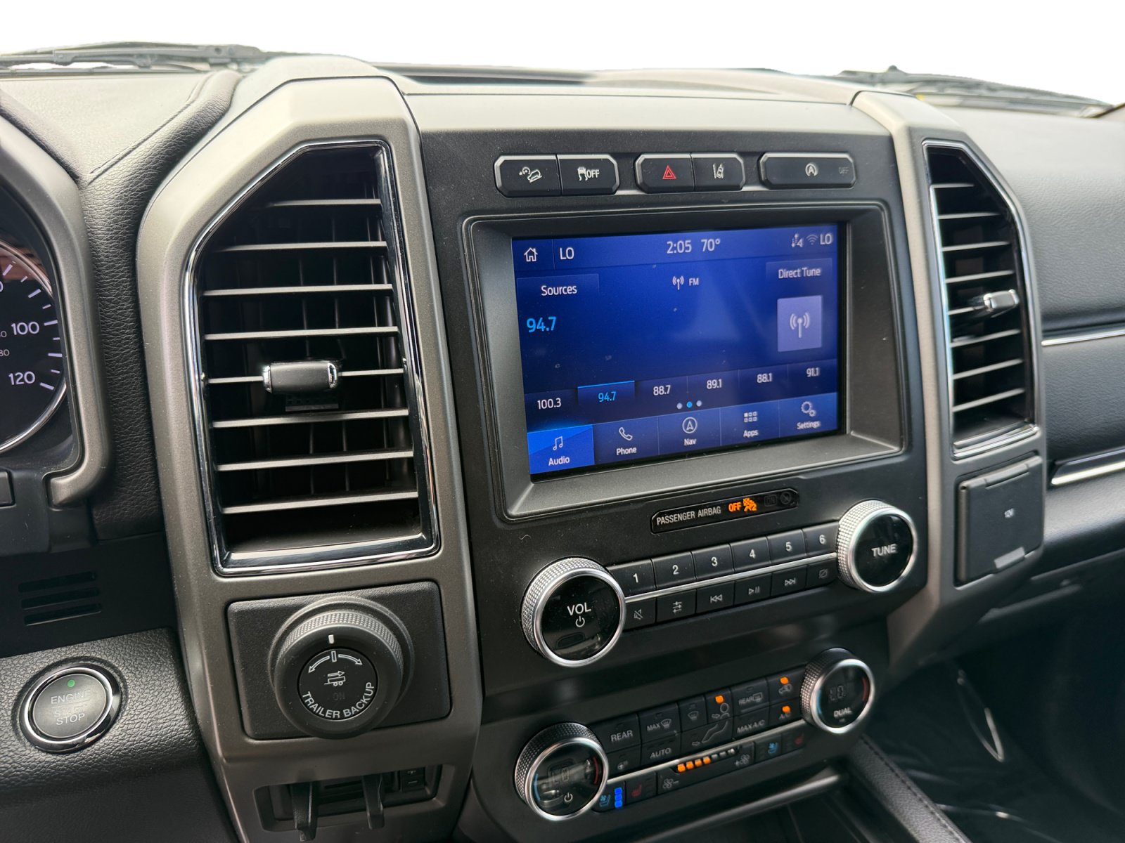 Used 2020 Ford Expedition Max XLT w/ Equipment Group 202A AWD/4WD image 12