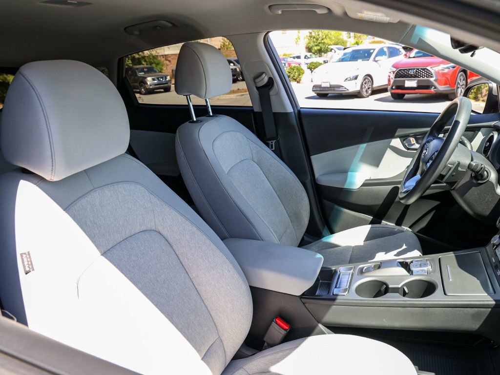 Used 2023 Hyundai Kona SE w/ Cargo Package image 21