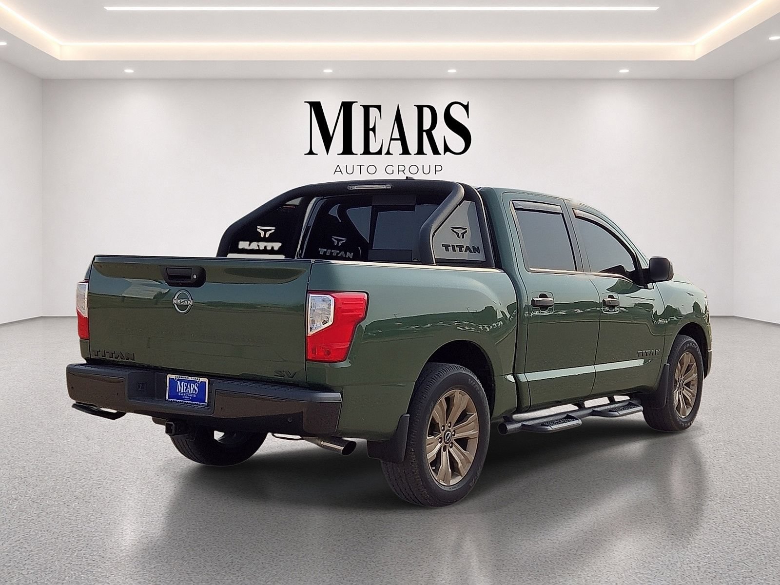 Used 2024 Nissan Titan SV w/ SV Bronze Edition Package RWD image 5