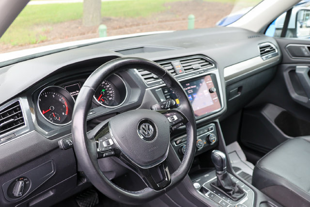 Used 2018 Volkswagen Tiguan SE w/ Panoramic Sunroof Package AWD/4WD image 27