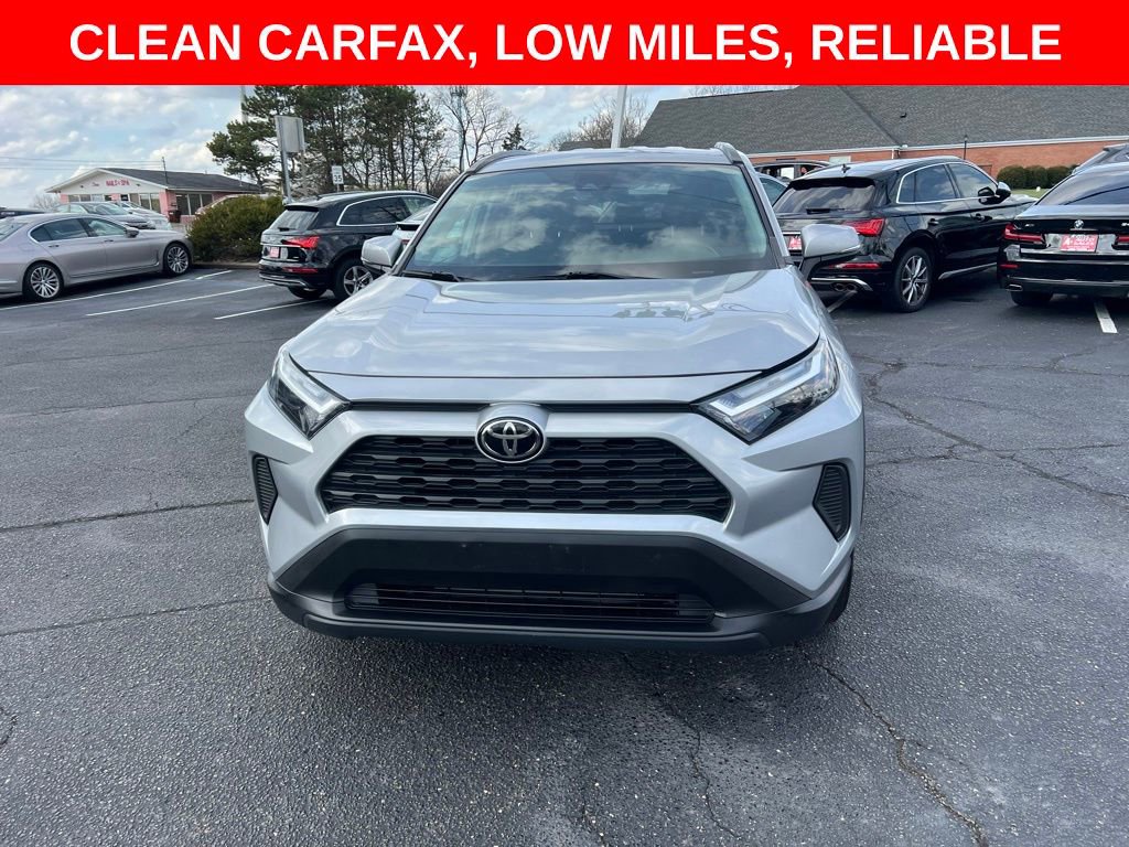 Used 2022 Toyota RAV4 XLE AWD/4WD image 3