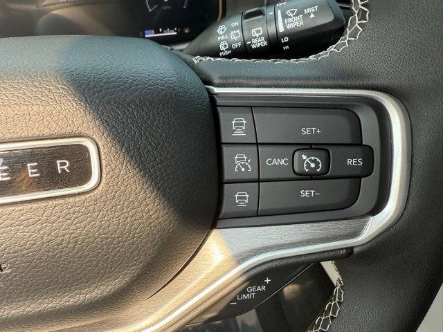 New 2025 Jeep Wagoneer Series III w/ Premium Group I image 18