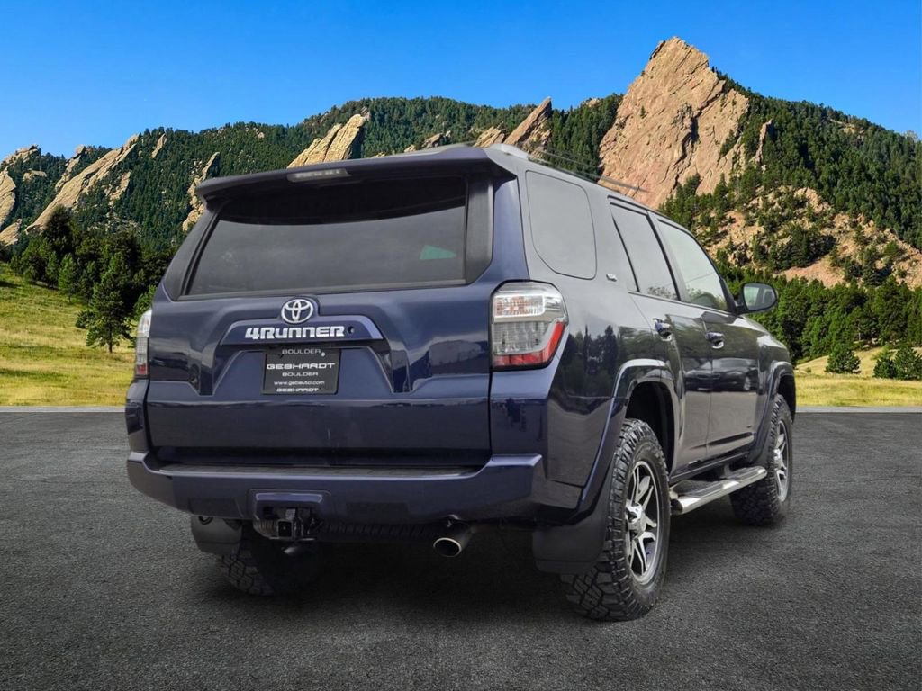 Used 2017 Toyota 4Runner SR5 AWD/4WD image 5